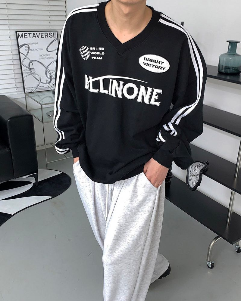 COZINESS（コジネス）の「NT V-Neck Football Sweatshirt (2 colors)（Tops）」