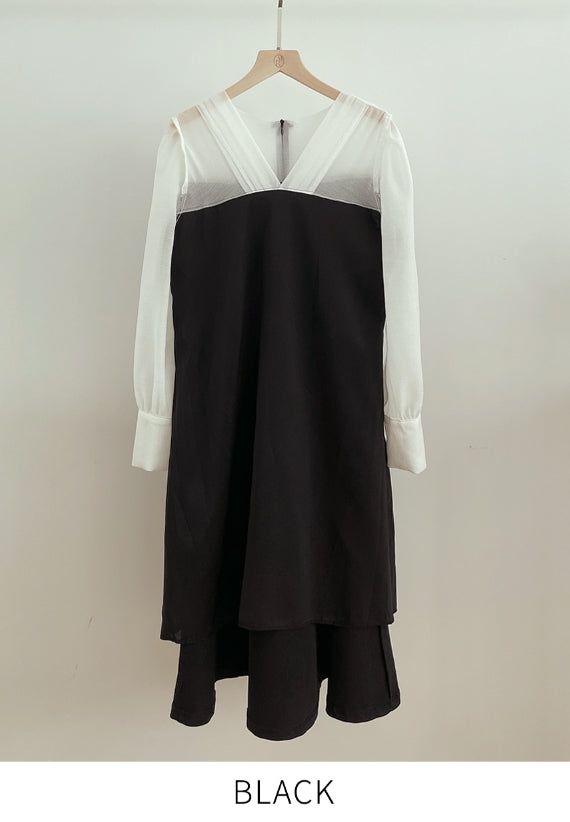 Chenibel V-neck Color Matching Pin-Tuck Flare One Piece
