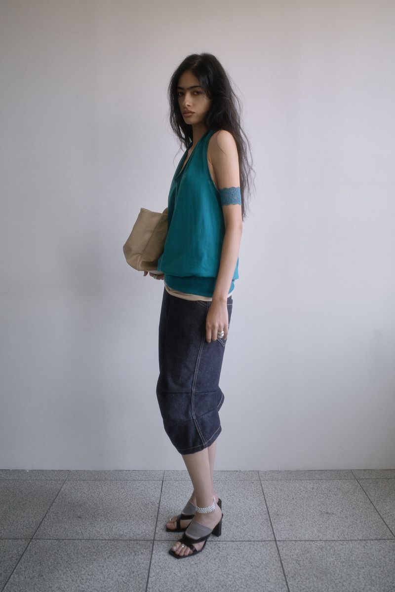 26SS★OPEN-BACK DRAPED HALTER TOP