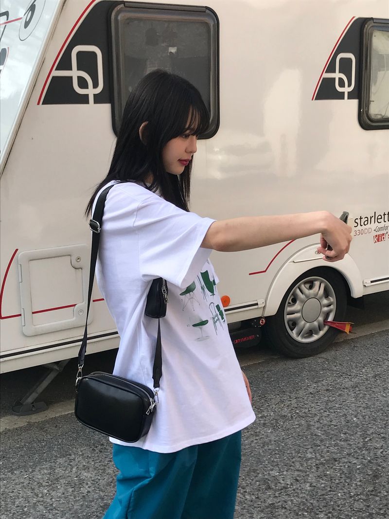 Public shoulder bag