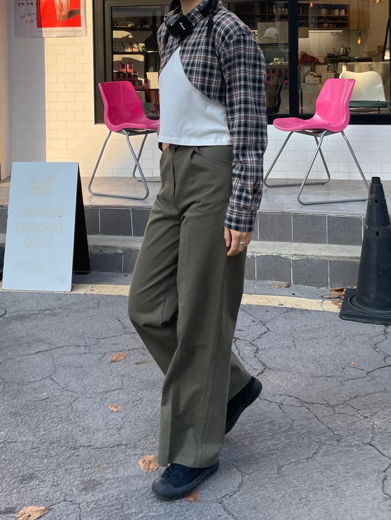 Feminine cotton wide pintuck pants 