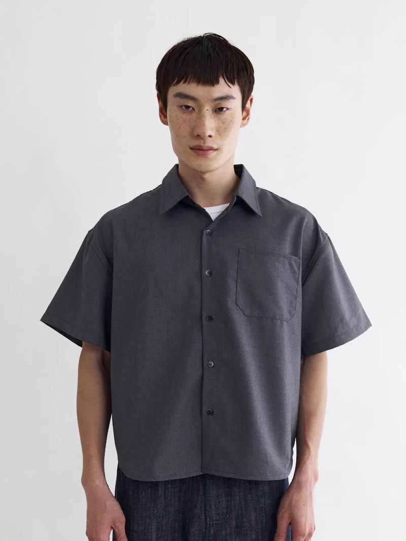 26SS TP6 Wide-Fit Solid Shirt
