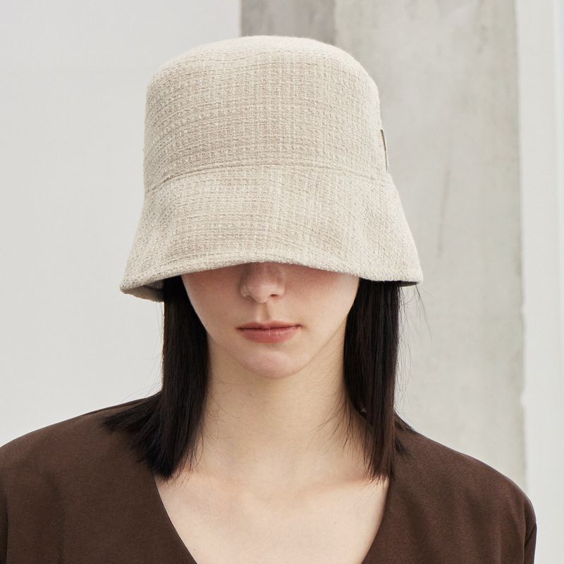 VA Stud Tweed Drop Bucket Hat / Beige