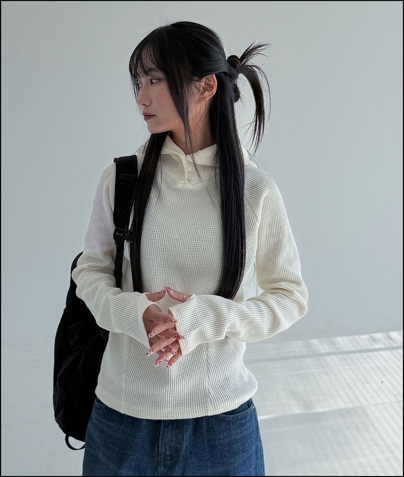 Revi henry neck hoodie (finger whole)