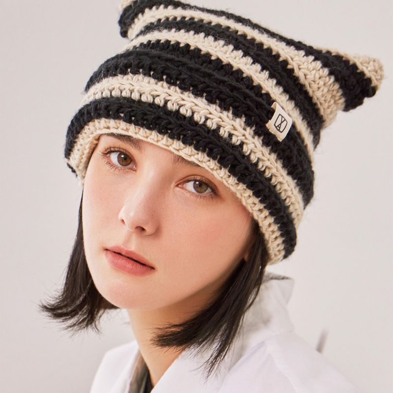 Square Label Stripe Crochet Beanie / Black