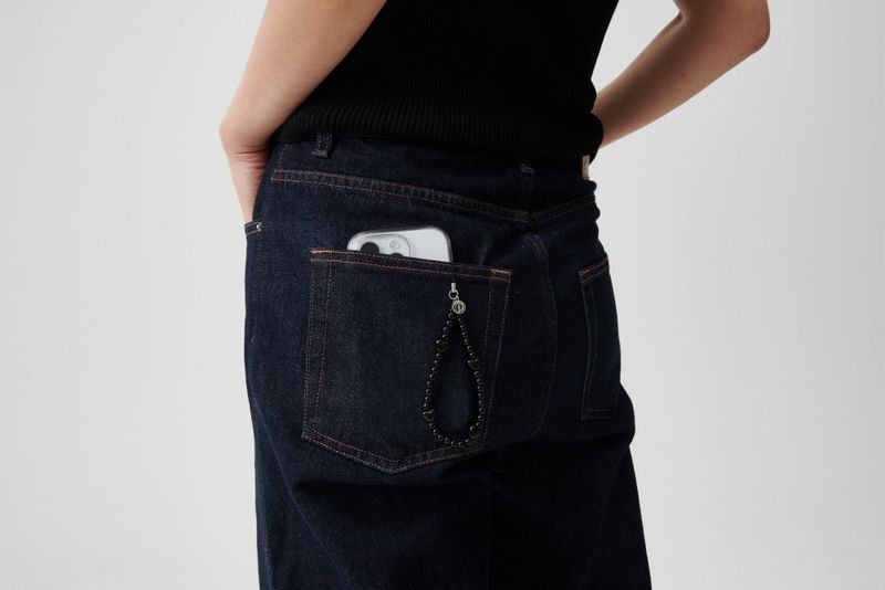 MINI BLACK HEART PHONE STRAP KEY RING