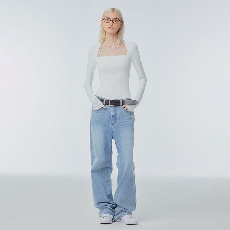 Square-neck long-sleeved T-shirt