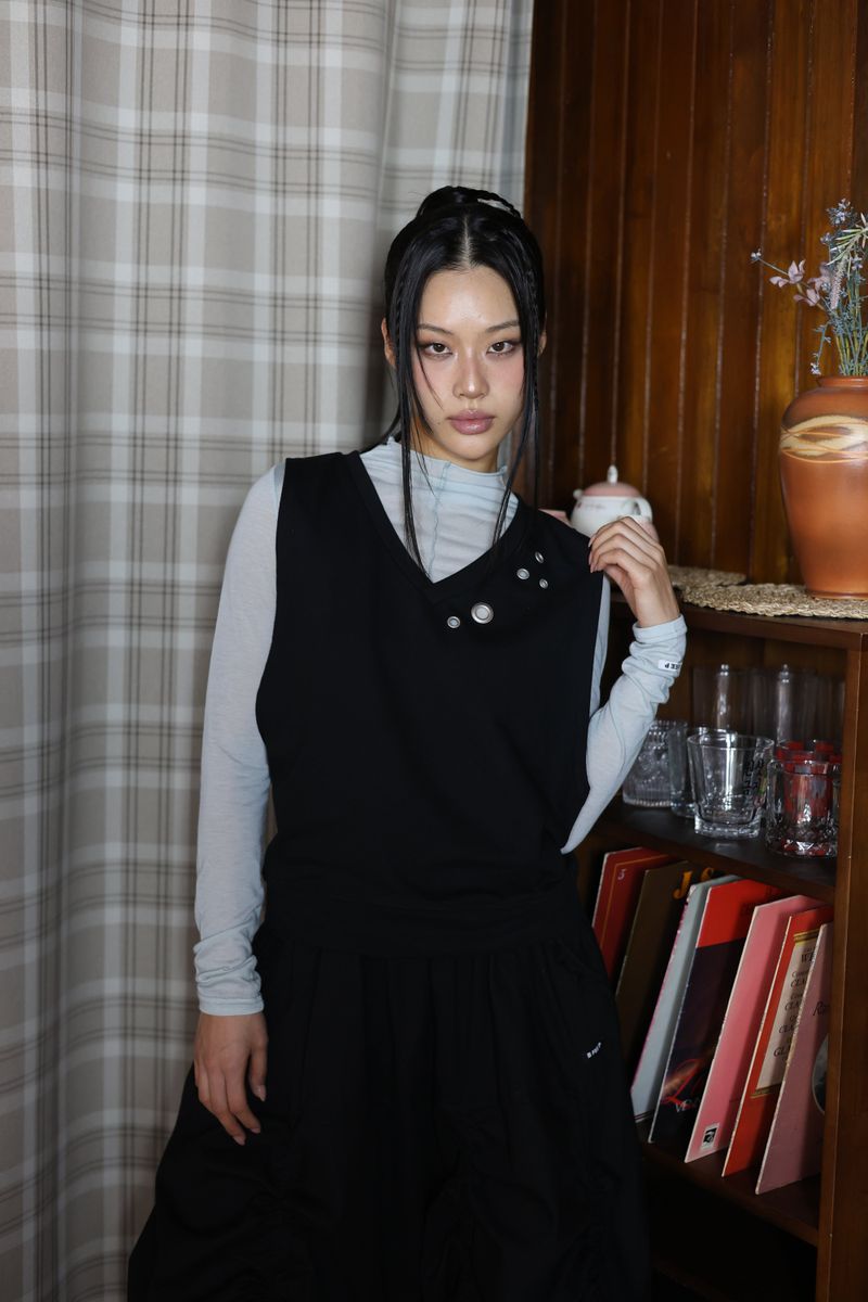 eyelet vest_black