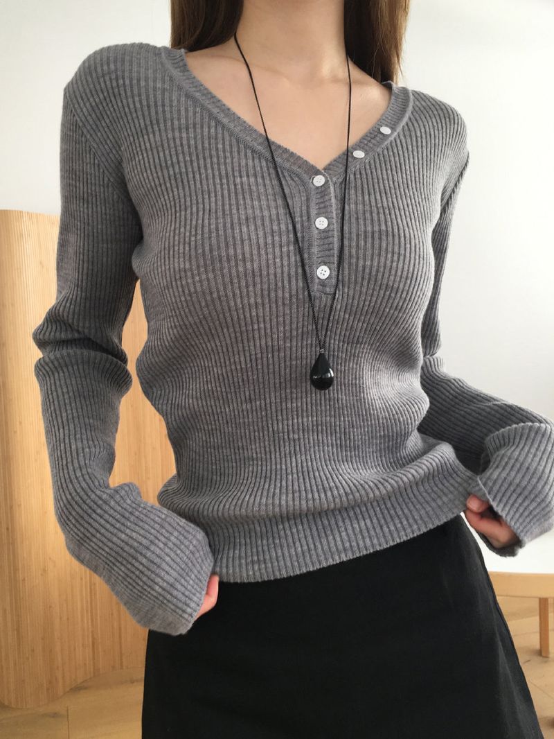 Usual v button knit