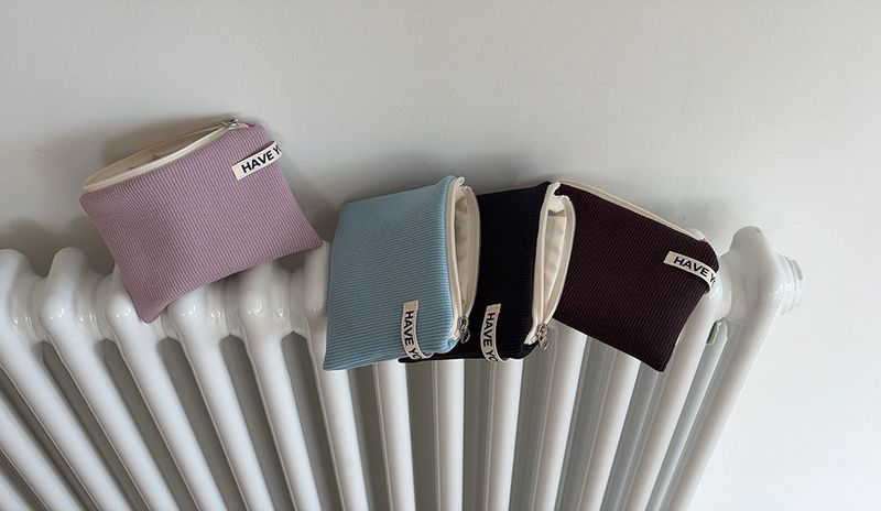 Ribbed flat pouch - pale pink , M size