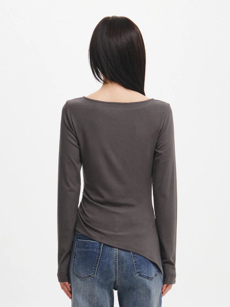 WOMAN DRAPE PIERCING T-SHIRT