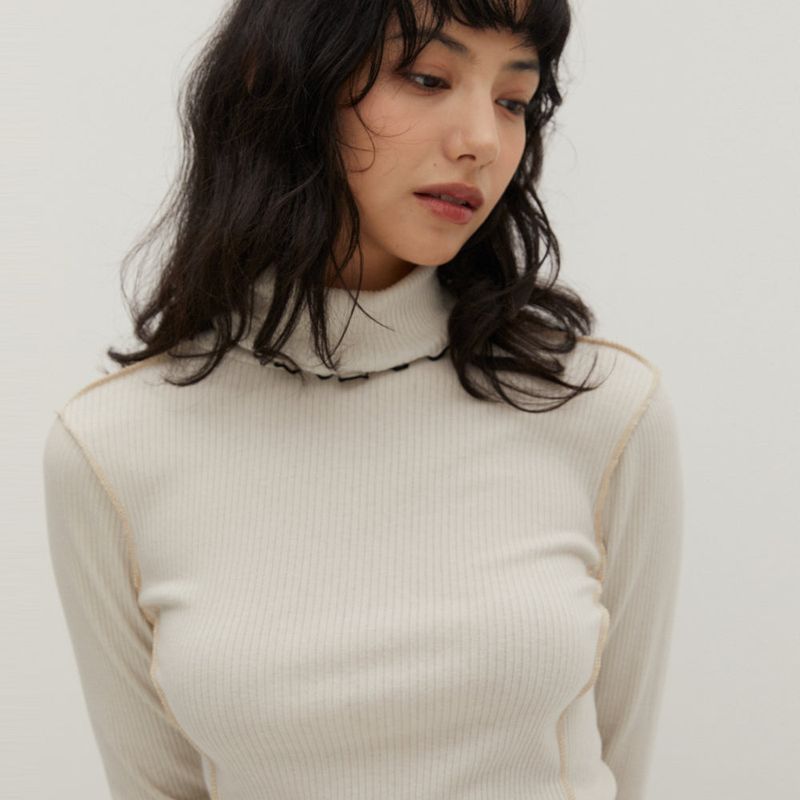 Contrast Interlock Turtle Neck T/Shirts Beige