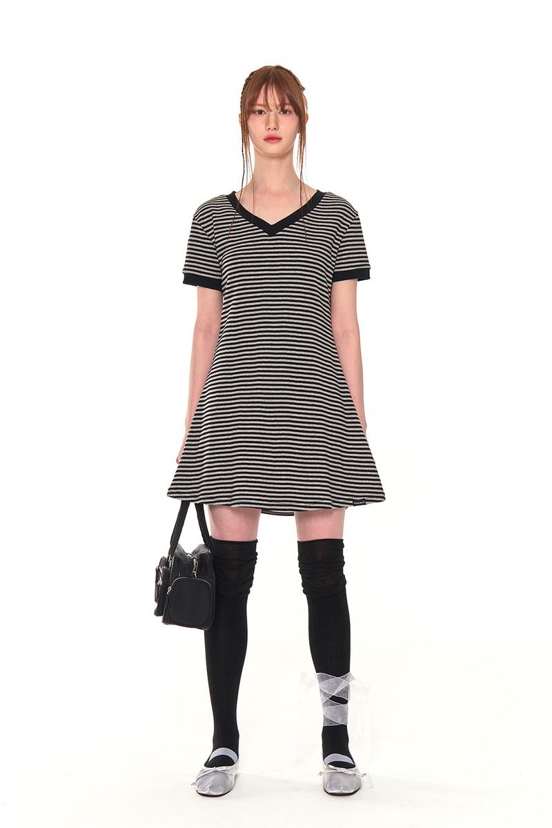 V NECK STRIPE OPS (GRAY)
