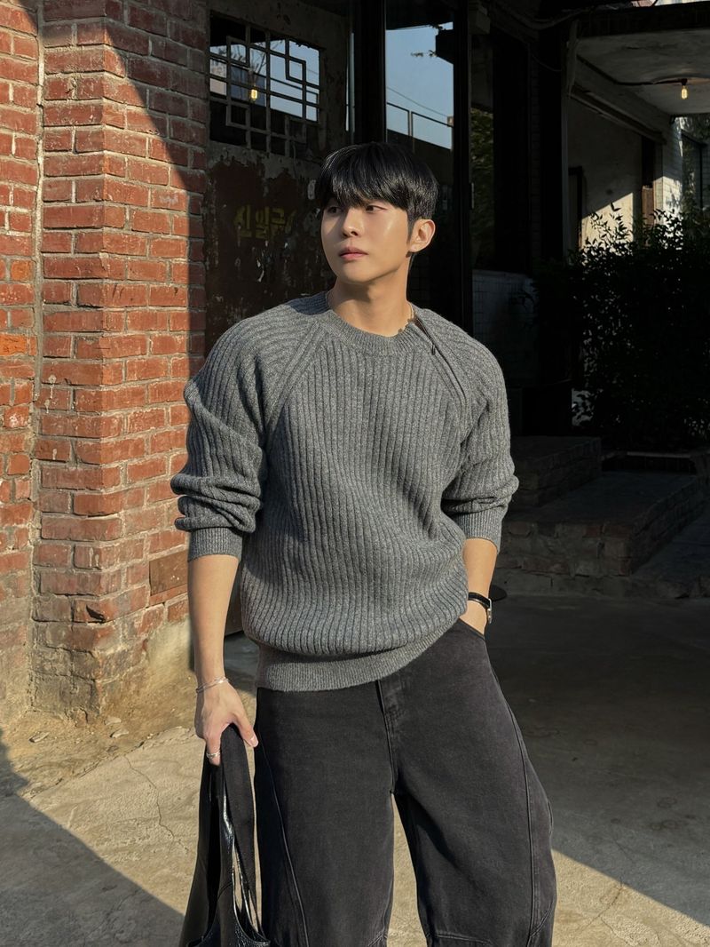 Going diagonal zipper knitwear