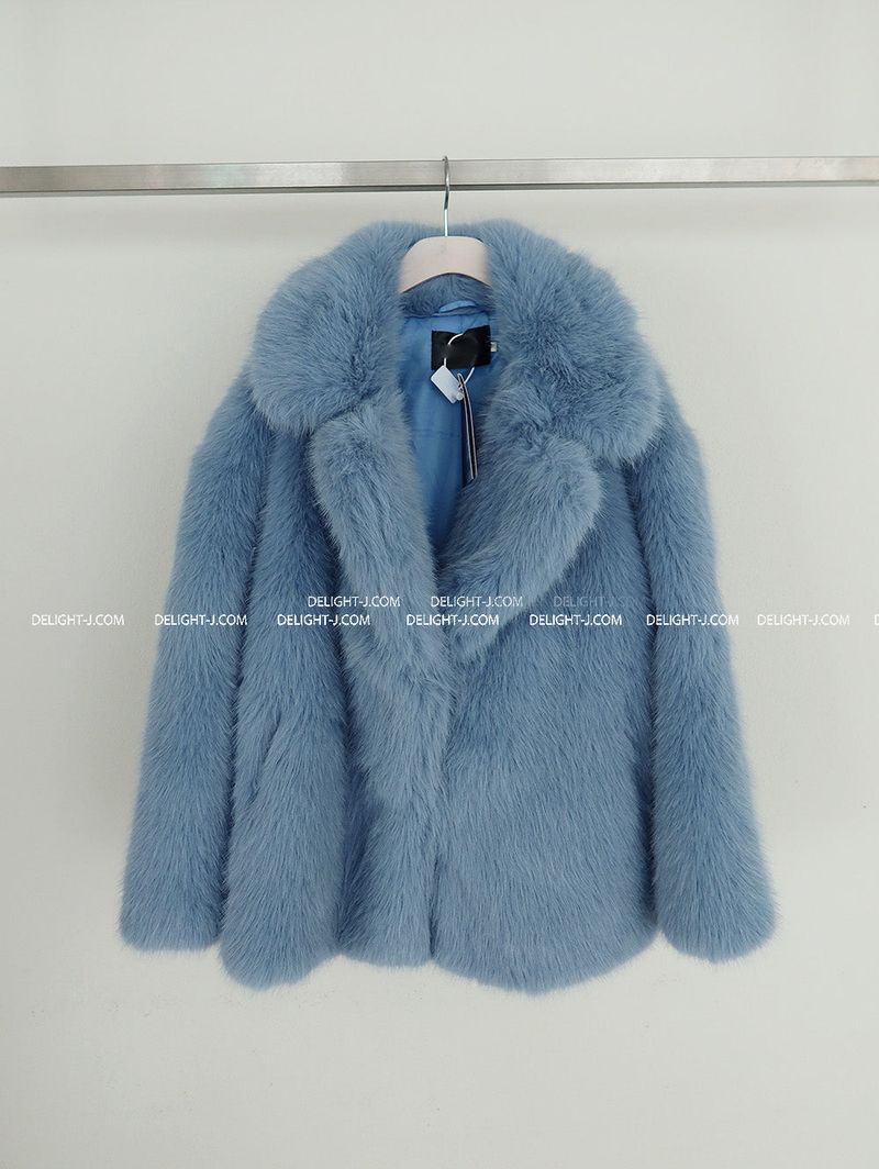 Pastel collar fake fur jacket