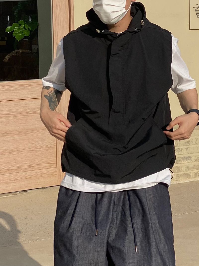 Track anorak vest