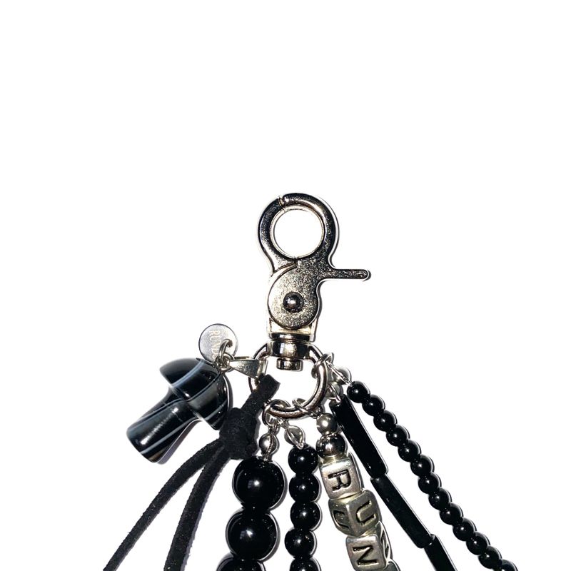 mushroom gemstone keyring (black)