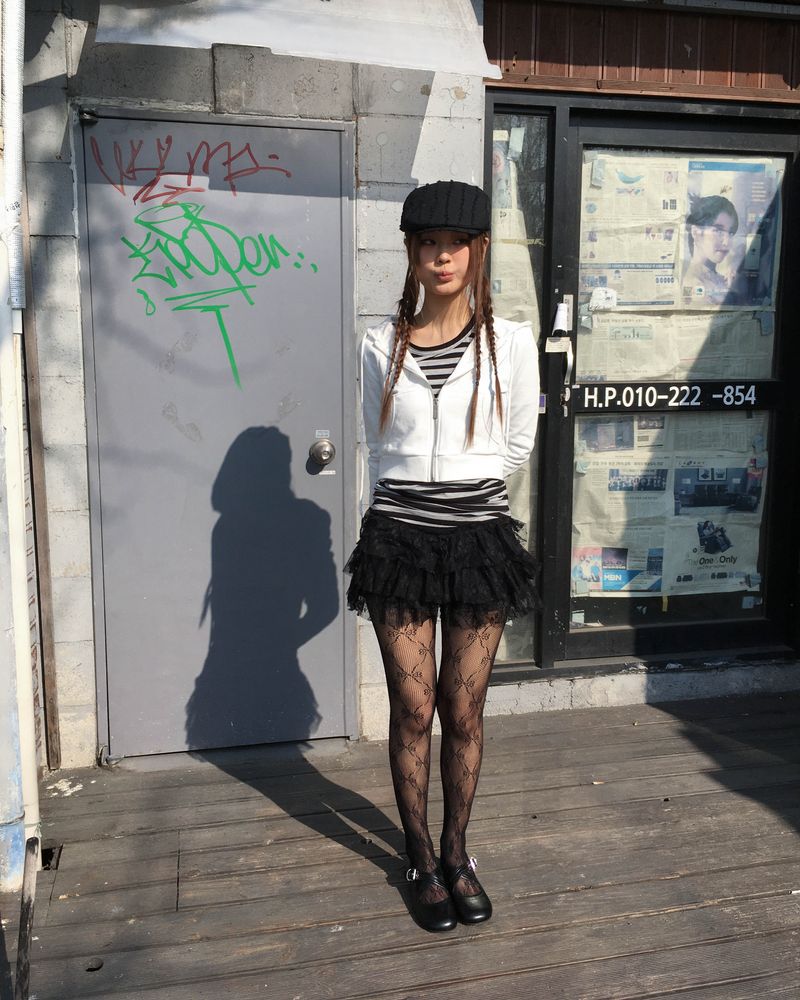 Cross strap shoes