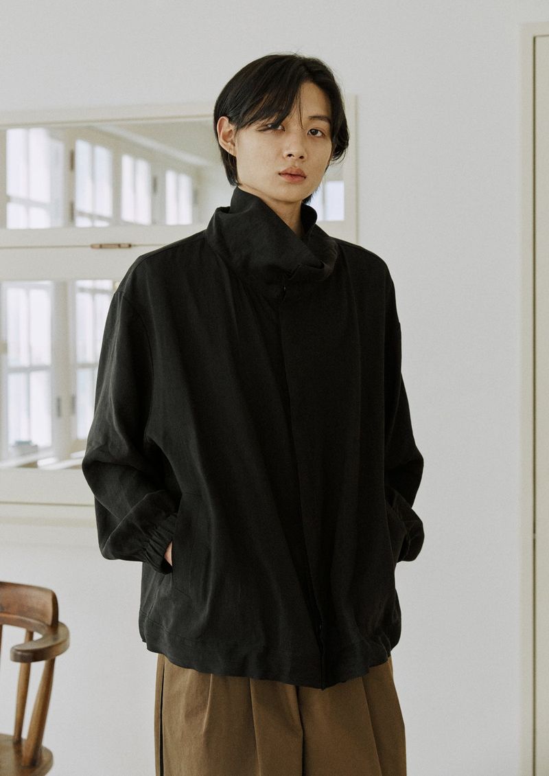 unisex hidden jumper black