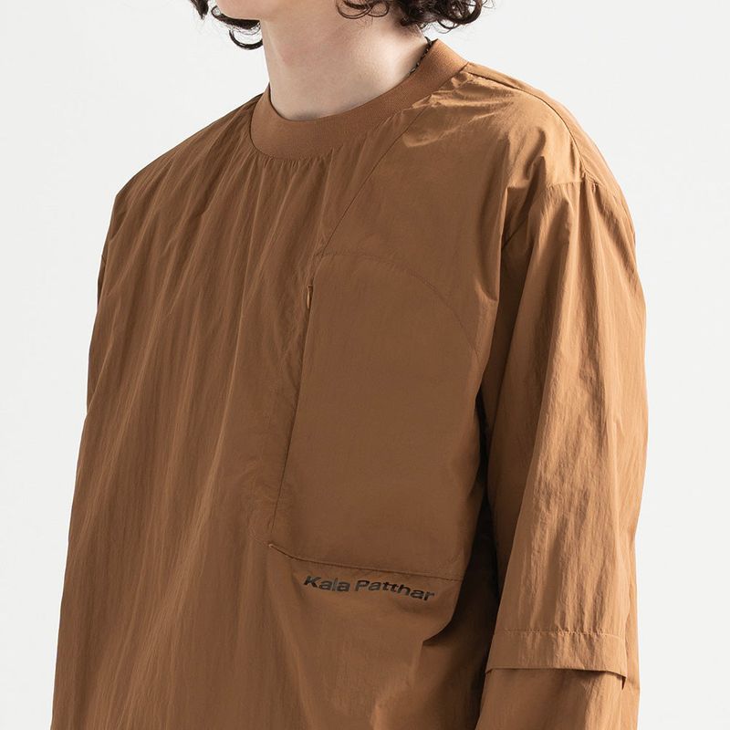 Nylon Zip Pocket Round Shirt - CAMEL