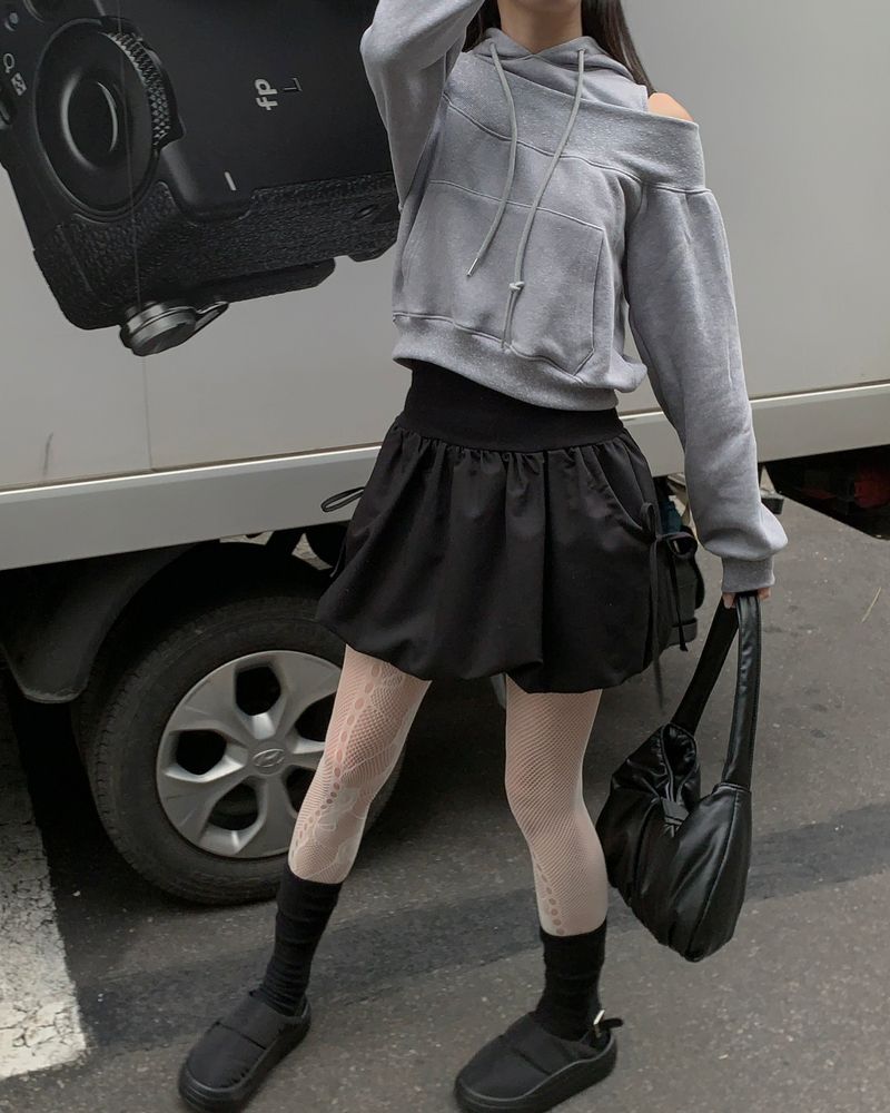 Off crop hoodie