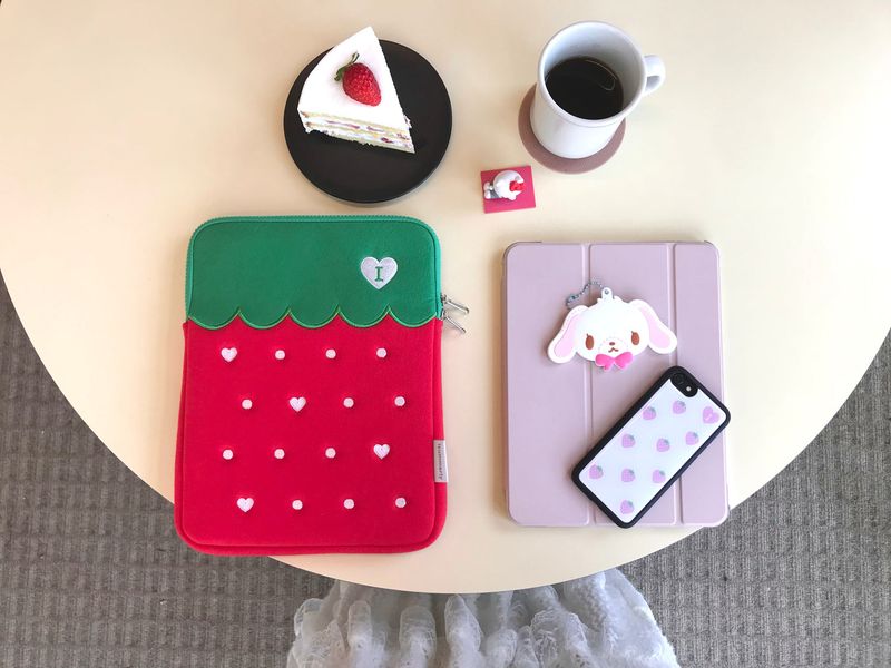 love berry Tablet pouch 11inch / 2 colors