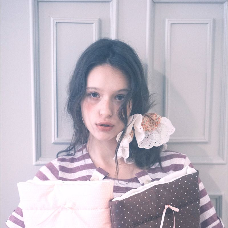 Lace scrunchie_strawberry