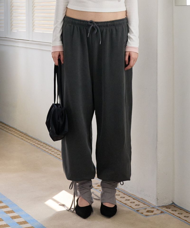 MADPINK（マッドピンク）の「SYMBOL POINT JOGGER PANTS CHARCOAL（Pants）」