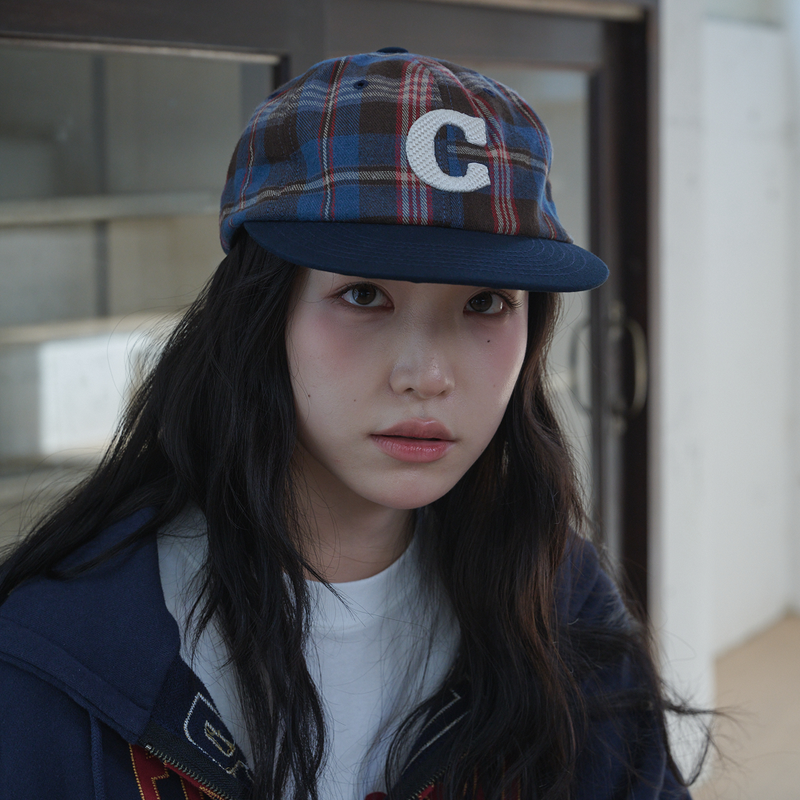 ALLINCOMPLETE(オールインコンプリート)の「Cロゴ チェック キャップ (Brown Check)(帽子)」