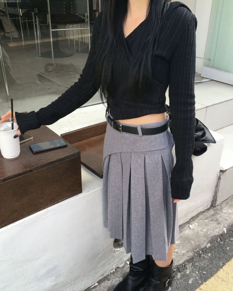 Belt pleated long skirt
