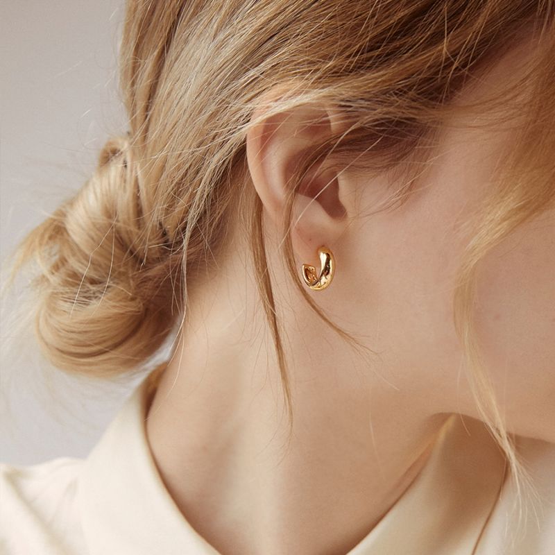 mignon hoop earring