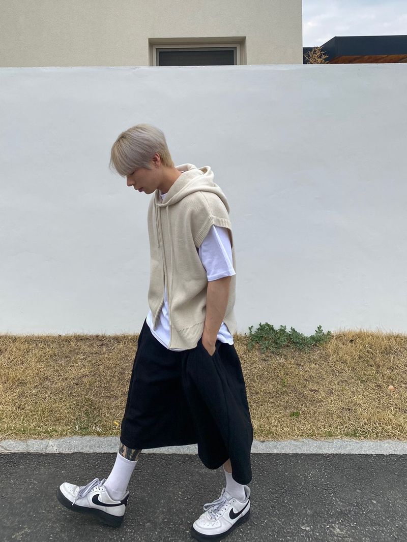 Two Way Over Hooded Knit Vest 3C