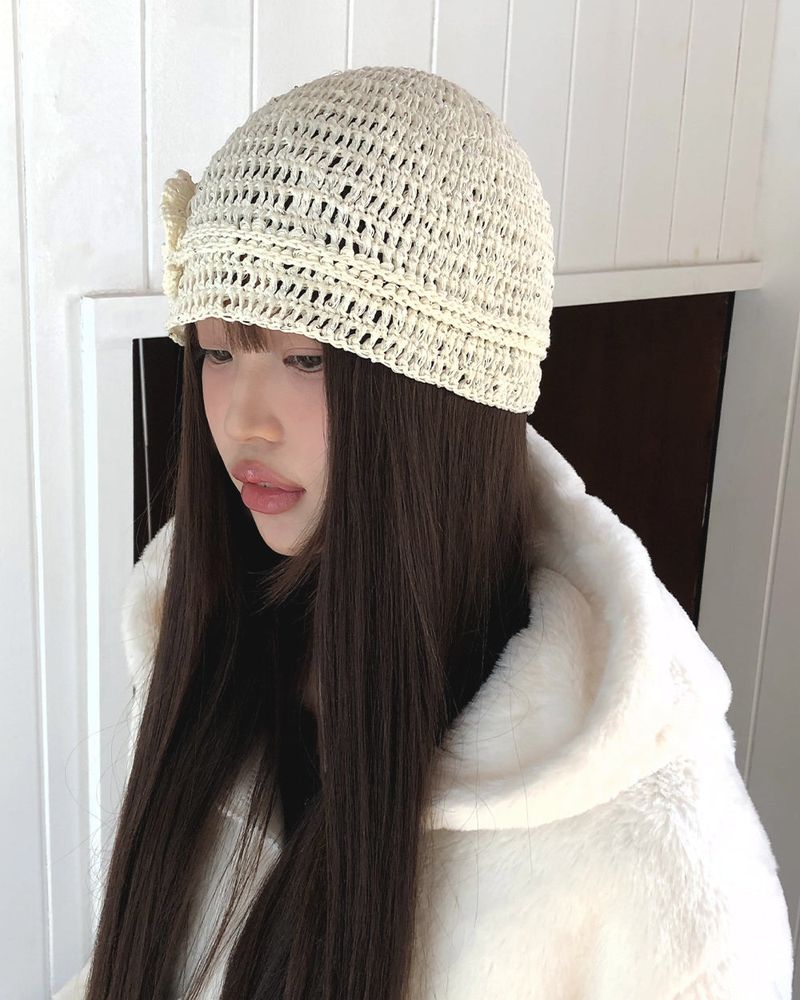 Drbin Flower Pendant Knit Beanie