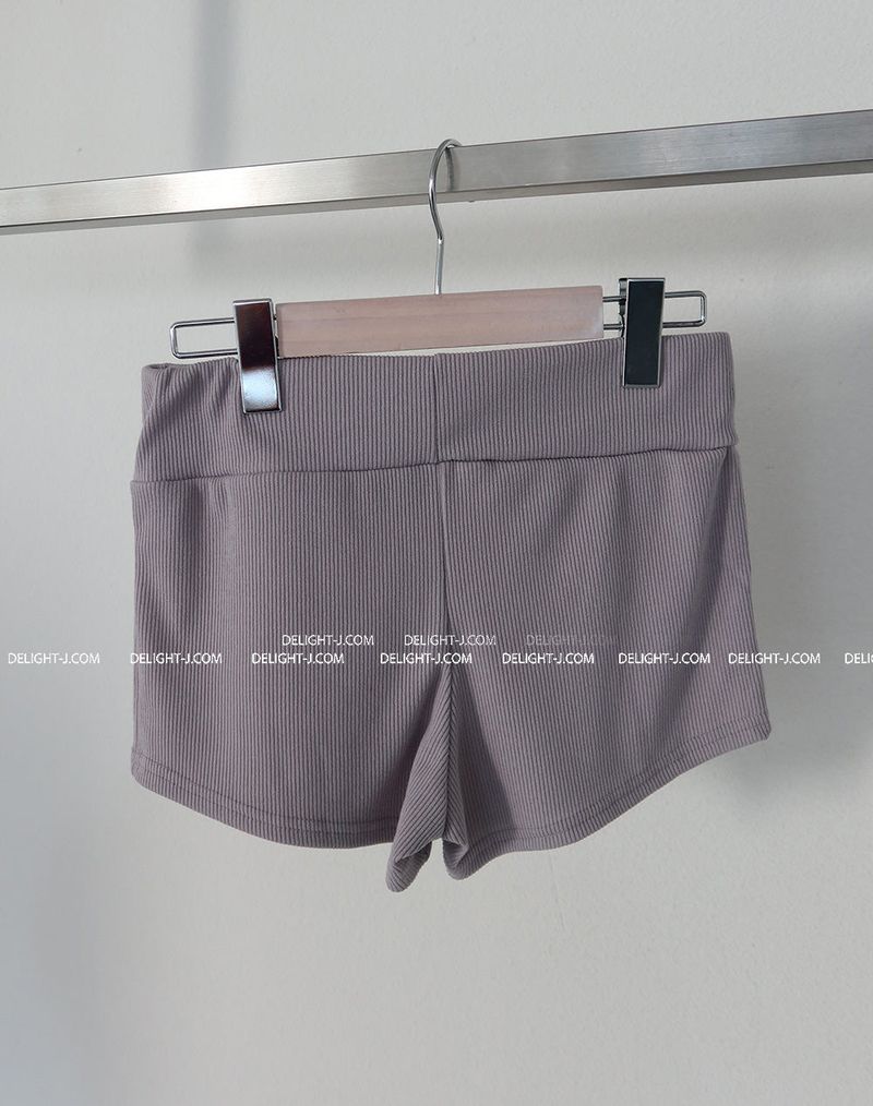 cookie-banded shorts