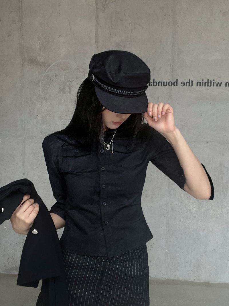 Classic Noir Metal Button Black Loop Sailor Cap (Black)