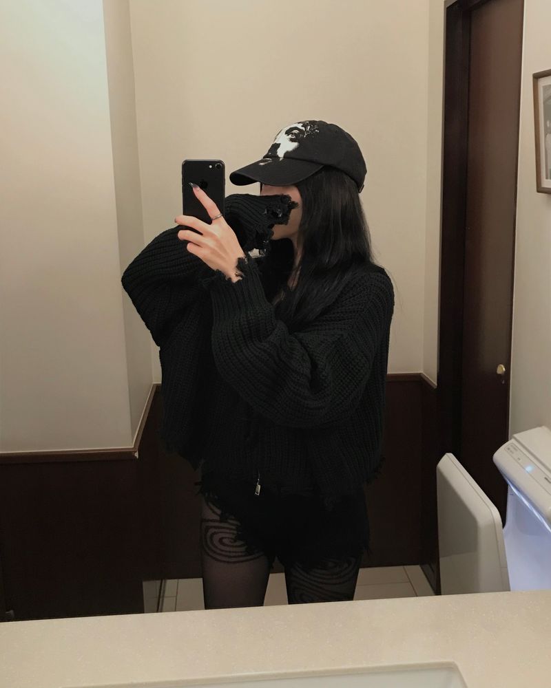 Damage crop knit hood jumper