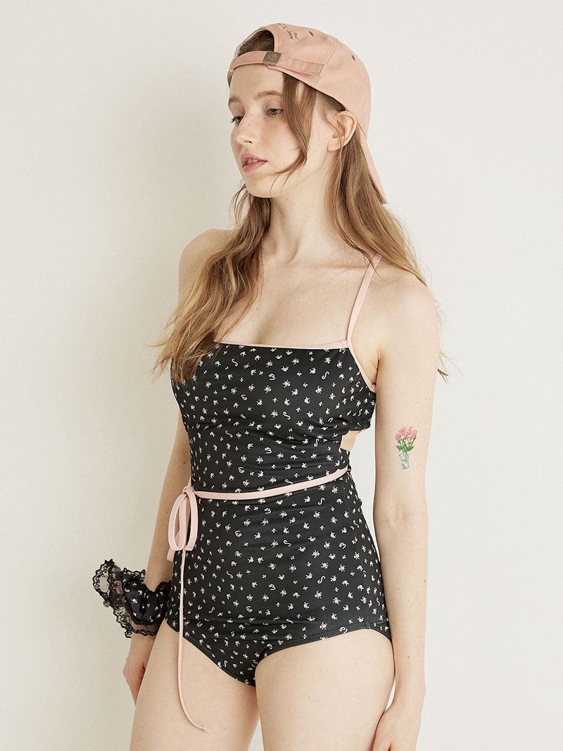 sweatsweet（スウェットスイート）の「フラワーストリングリボンモノキニ- BLACK（水着）」