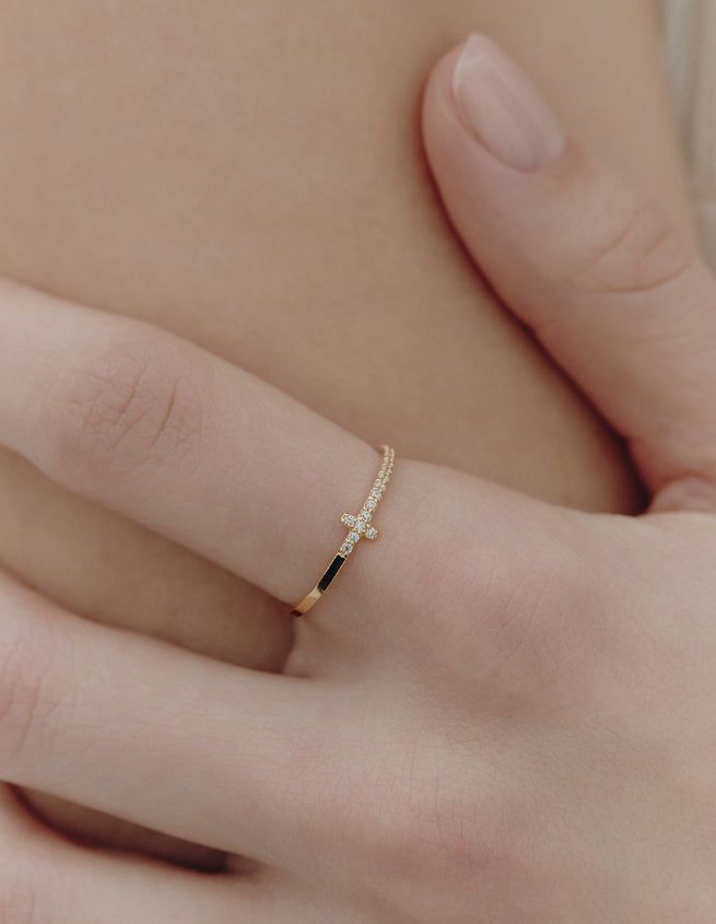26SS★ Truly Essence 14K Cross Pave Ring