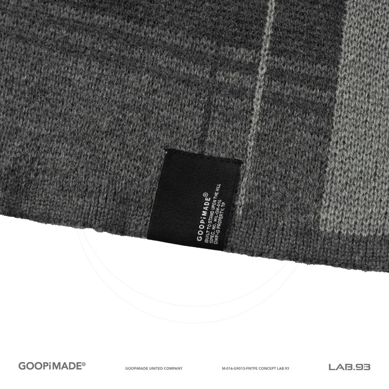 “8SE-01K” MEGA-type Plaid Knit Sweater