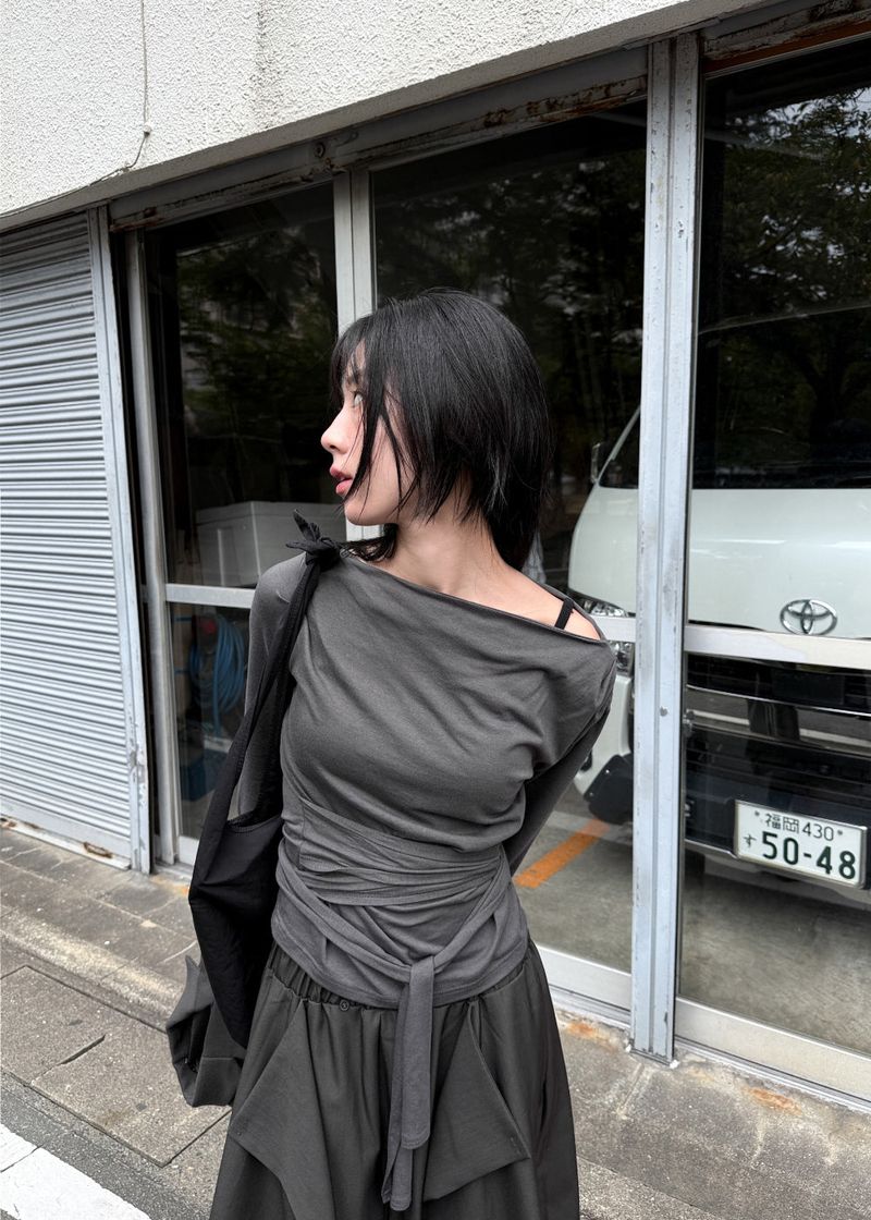  BOATNECK STRAP CROP TOP