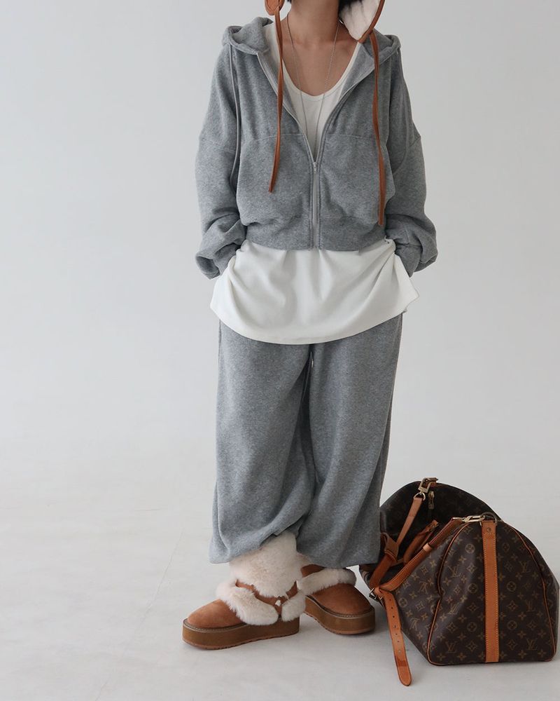 Fluffy fleece hooded zip-up jacket