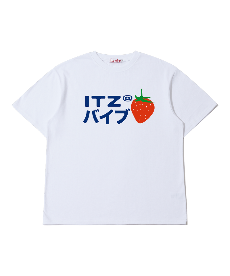 ITZAVIBE（イッザバイブ）の「STRAWBERRY LOGO T SHIRT - WHITE（Tops）」
