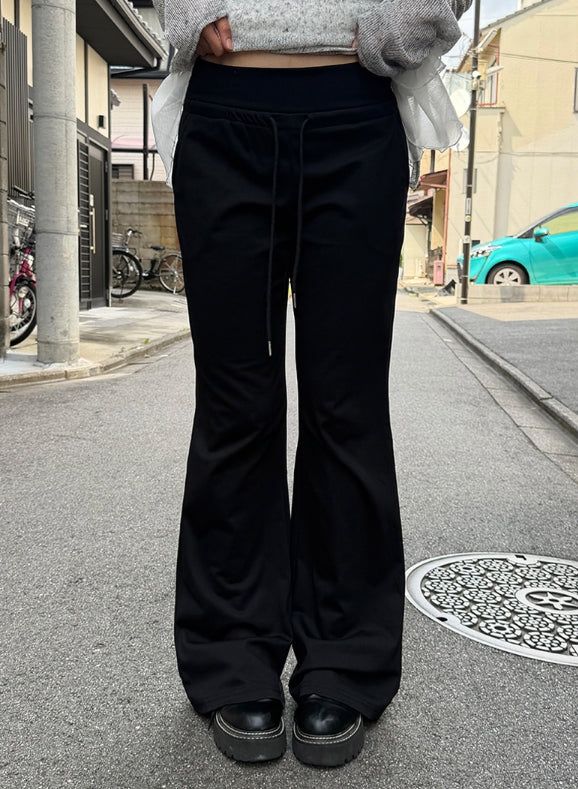 anyonemore（エニーワンモアー）の「Qrun Swaying Mesh Bootcut Training Pants（Pants）」