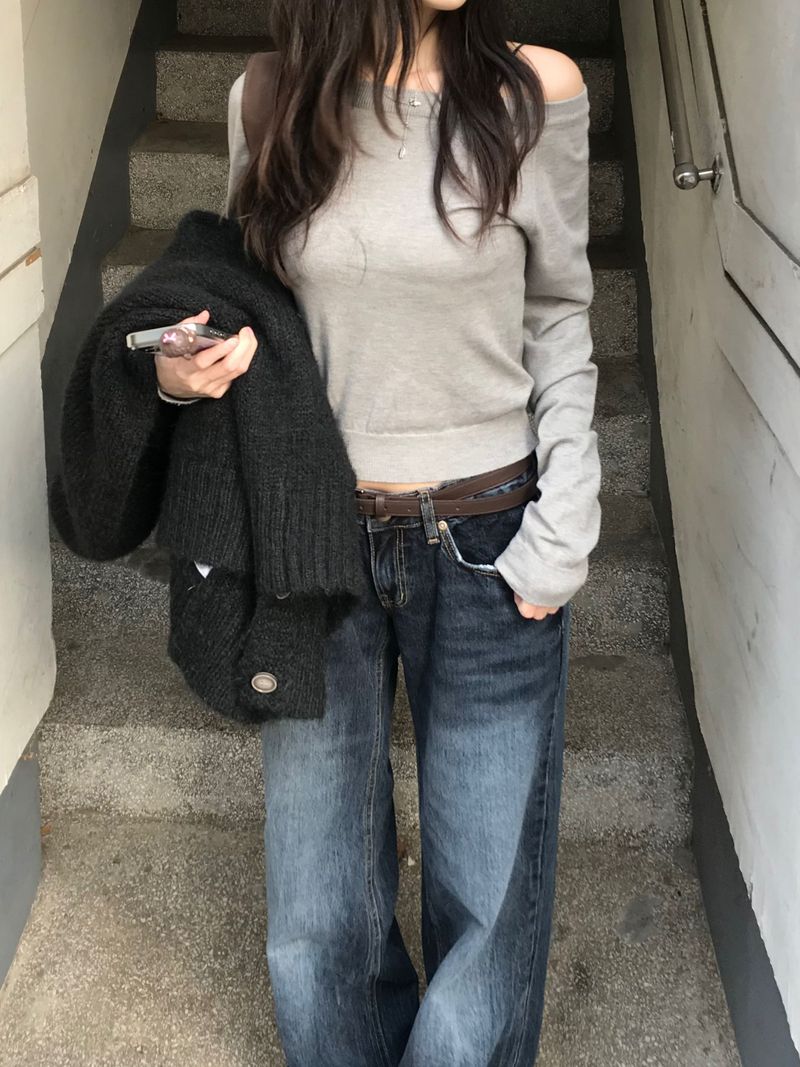 Kitten（キッテン）の「Carrie off-shoulder knitwear (3 colors)（Tops）」