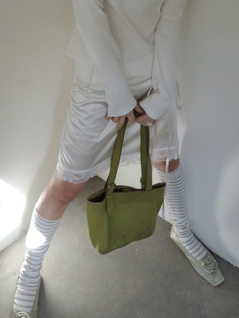portraitseoul（ポートレイソウル）の「[prts made] グリーン ストライプ フラットアンドルーズ ニーソックス（ファッション小物）」