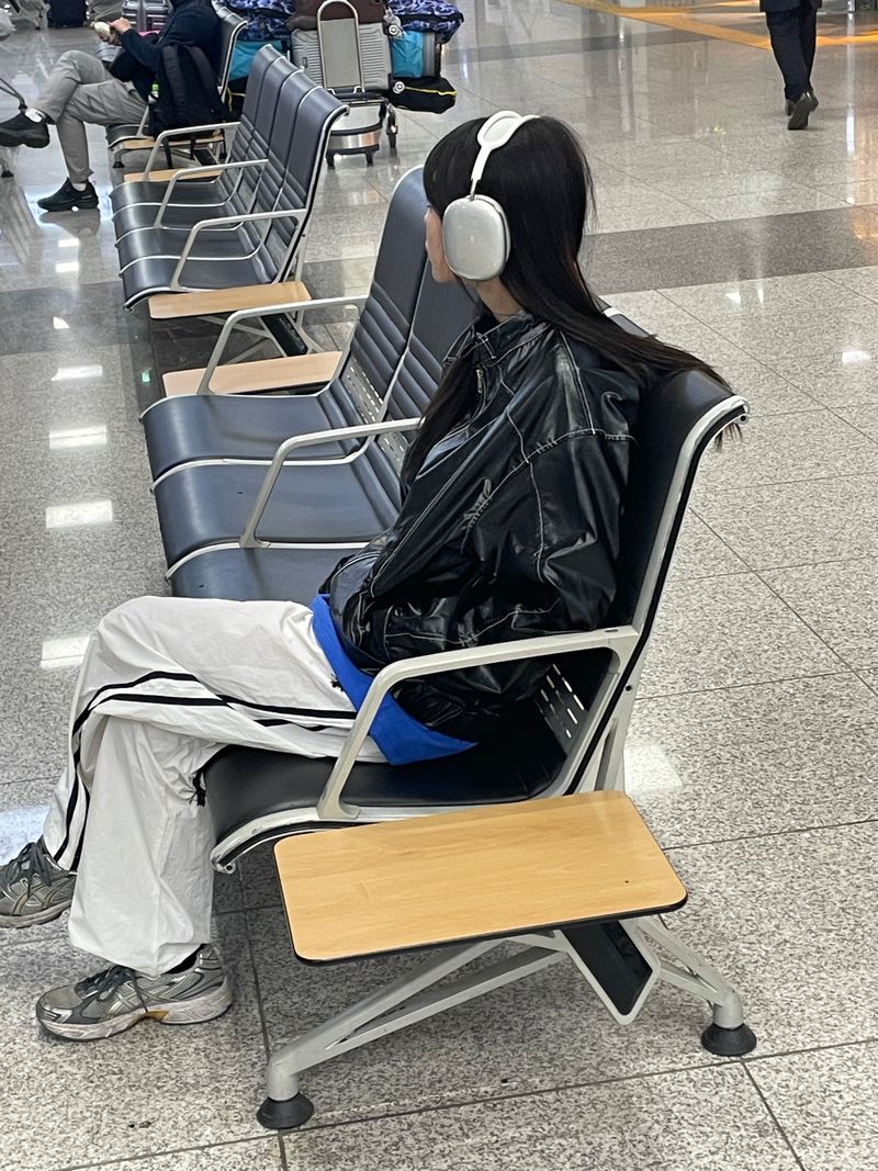 Sewing two-way leather jacket