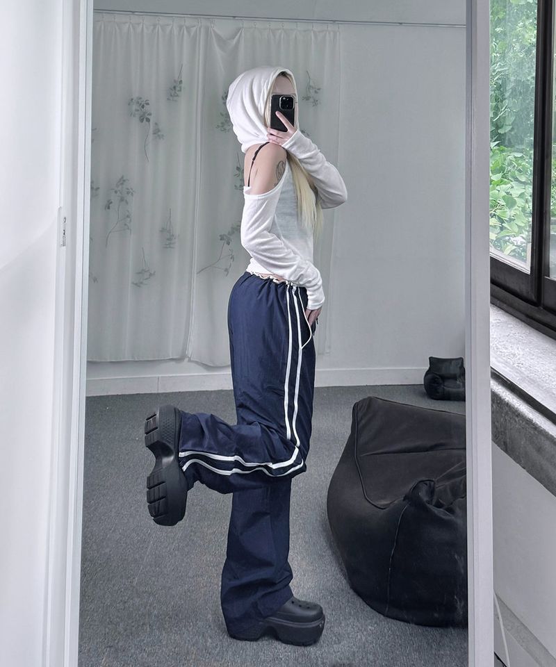 Backless Off-shoulder Hoodie (2colors)
