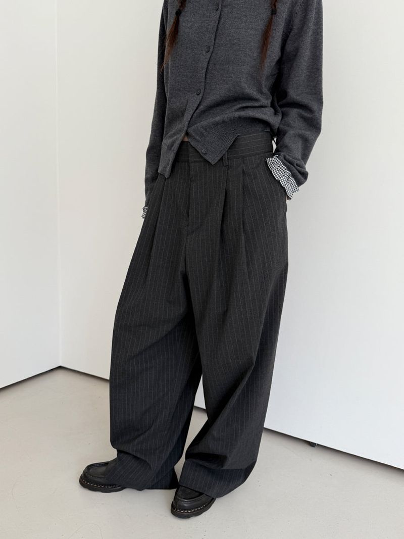 classic two tuck slacks