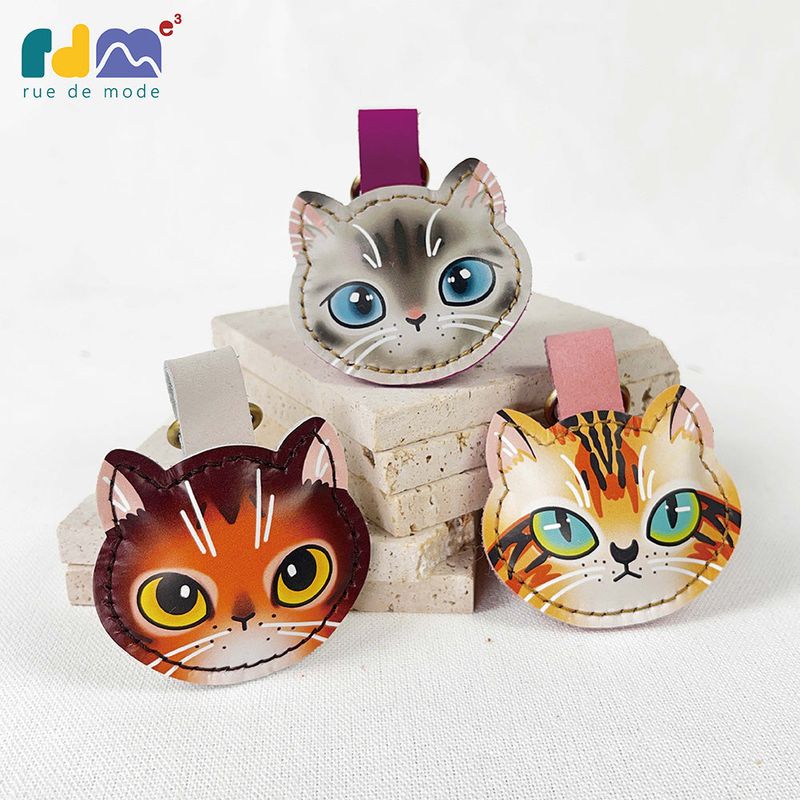 cat pendant Season  3