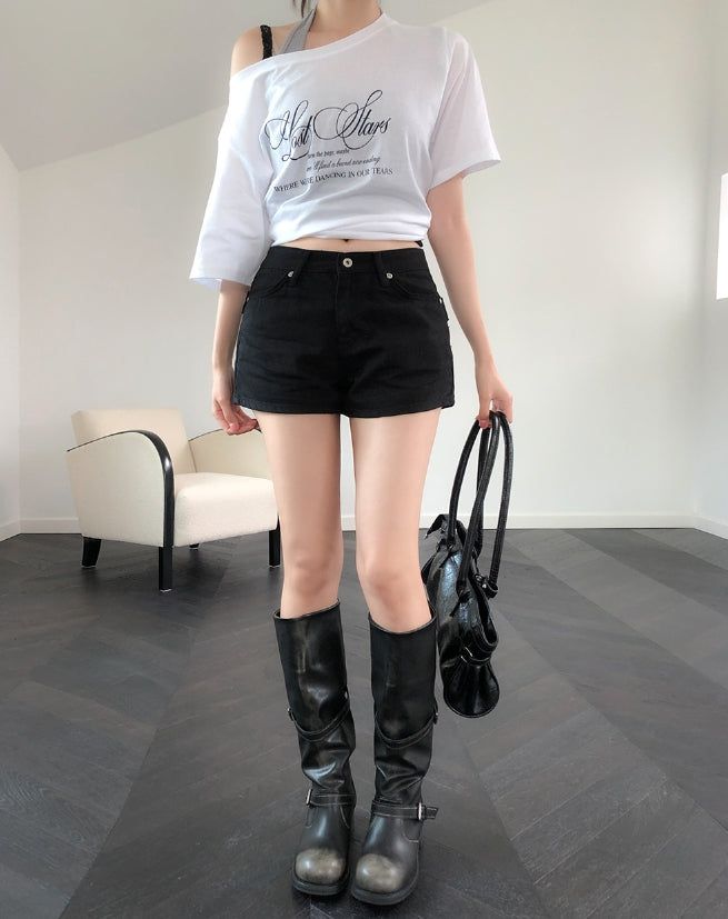 Kine Eyelet Belted Shorts